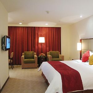 Deluxe King Room Smoking